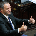 Diputados en tensión: las grietas entre aliados ponen contra las cuerdas a LLA en la sesión por el caso Adorni