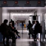 Los extranjeros no residentes deberán pagar por la atención en hospitales nacionales: claves de una resolución que traerá polémica